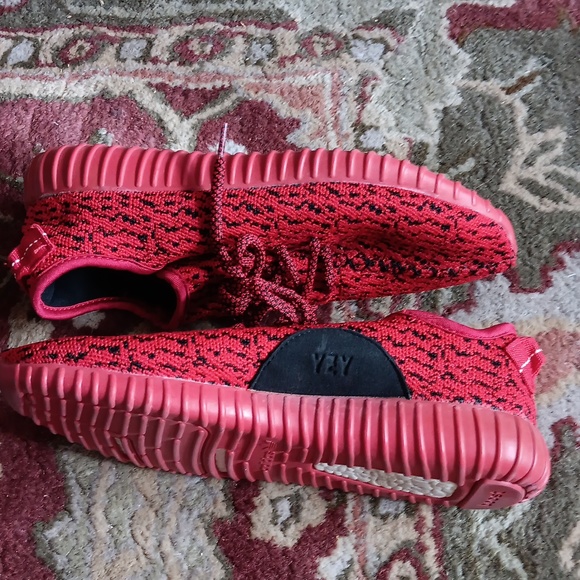 YEEZY ADIDAS red and black sneakers 👟 7.5 - Picture 2 of 6